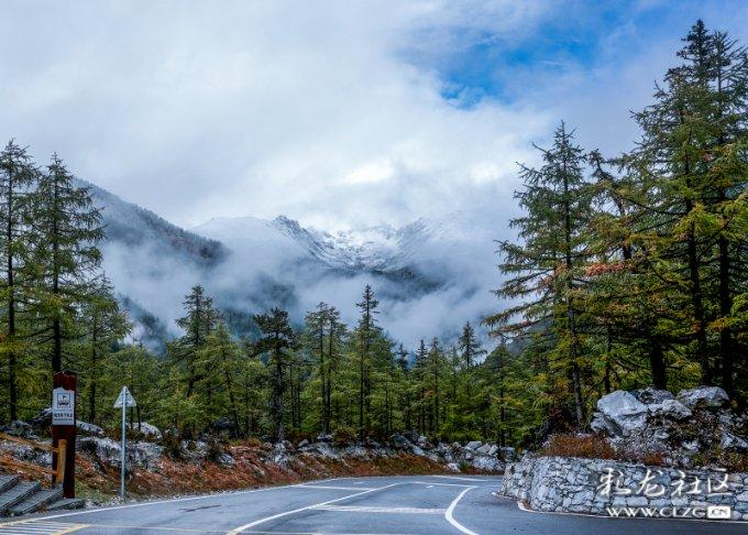 深圳二手房指导价将上调3%-5%，为什么房价一直居高不下？游戏画面