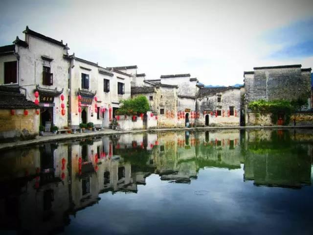 周海媚算不算顶级大美人？看看她和陈红、周慧敏合照就有答案了